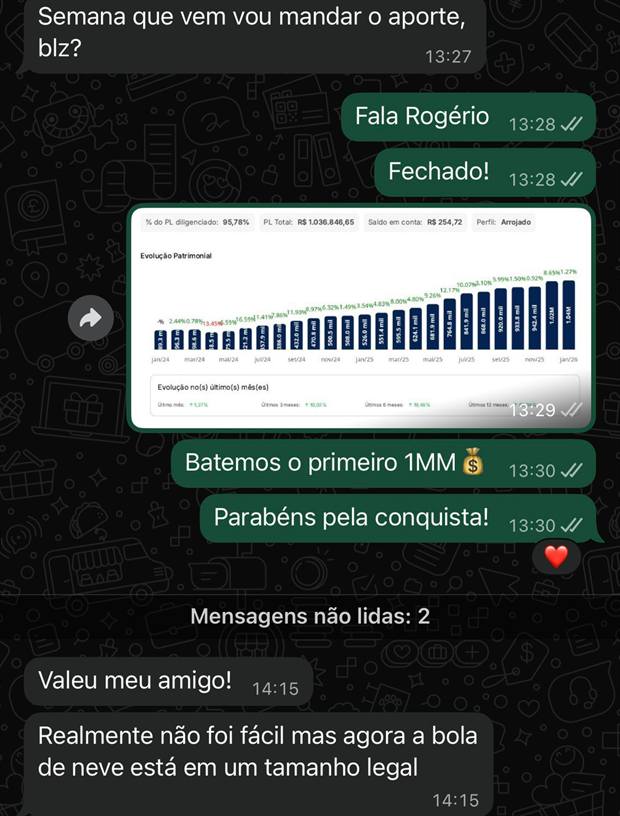 Print de conversa no WhatsApp: patrimônio do cliente ultrapassa R$1 milhão e ele agradece, dizendo que a bola de neve está em um tamanho legal