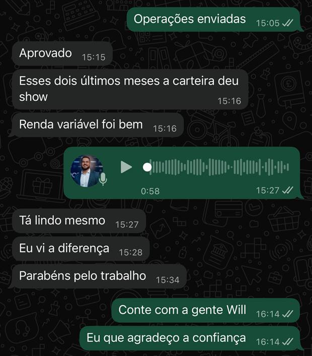 Print de conversa: cliente comemora que a carteira teve ótimo desempenho nos últimos dois meses e parabeniza pelo trabalho